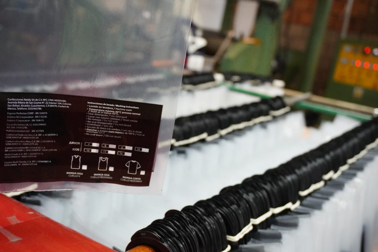 Proceso de Sellado automático en planta PROEMFLEX